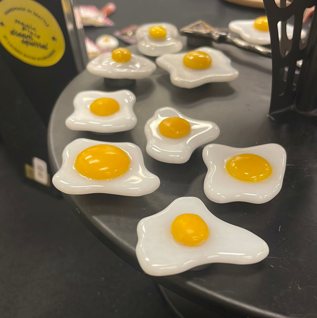 M-egg-nets